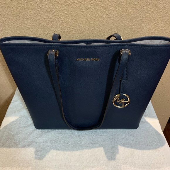 Michael Kors Women's Jet Set Travel Carryall Tote - Picture 1 of 9